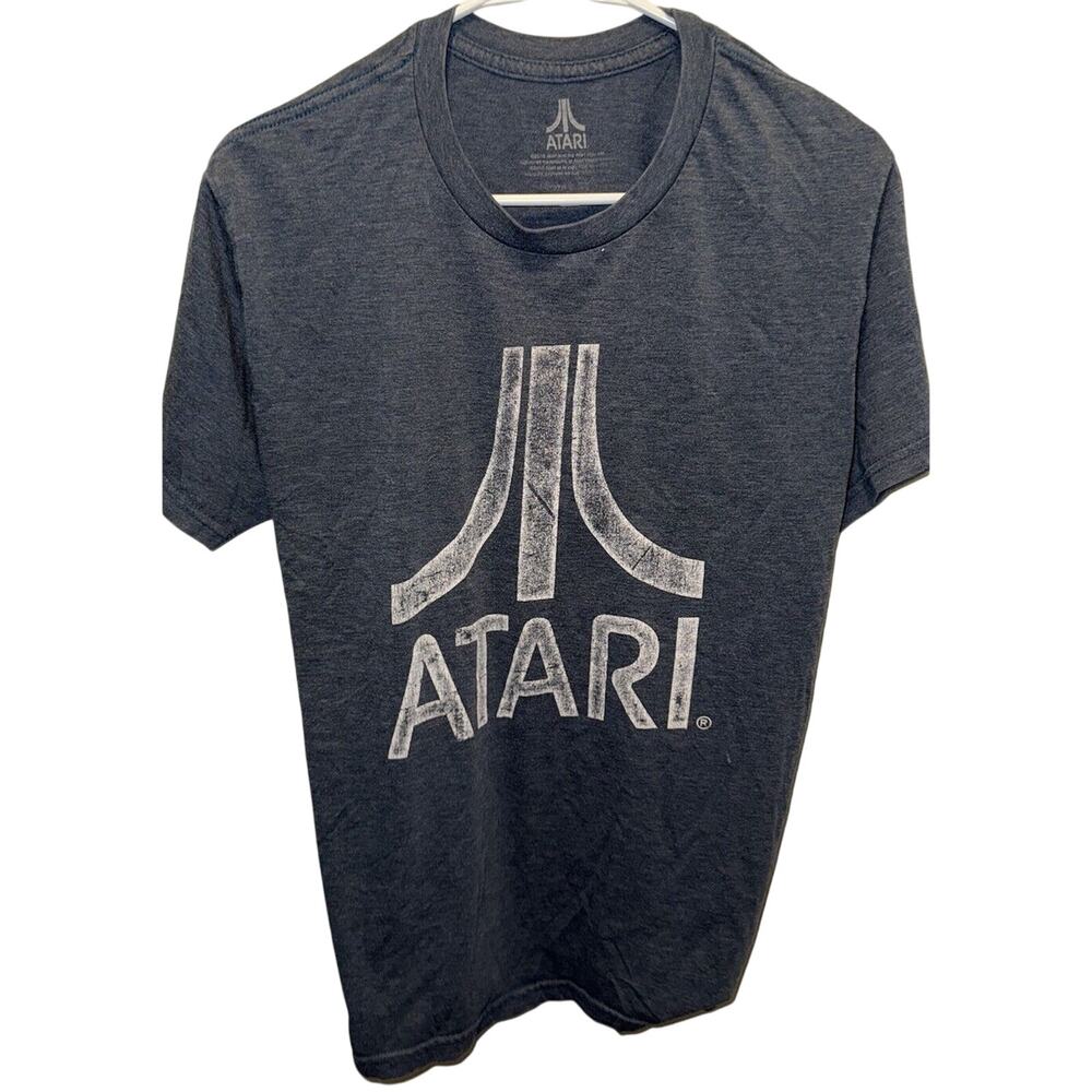 Size M - Men’s Atari Grey Distressed Logo Short Sleeve Tee Shirt - Grey/White
